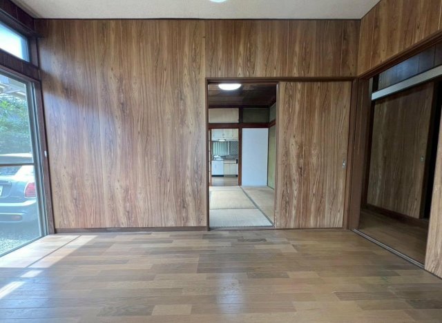 その他　陽当たりの良い洋間