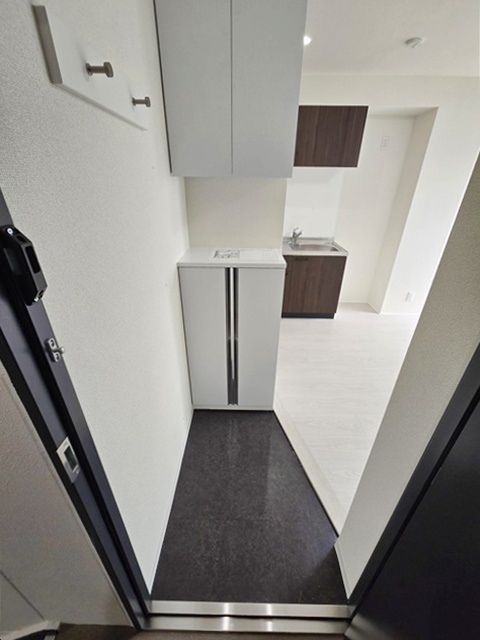 玄関　「b’CASA東伏見」