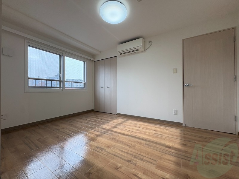 その他部屋・スペース　こちらのお部屋は光が差し込む、温かみのあるお部屋です。