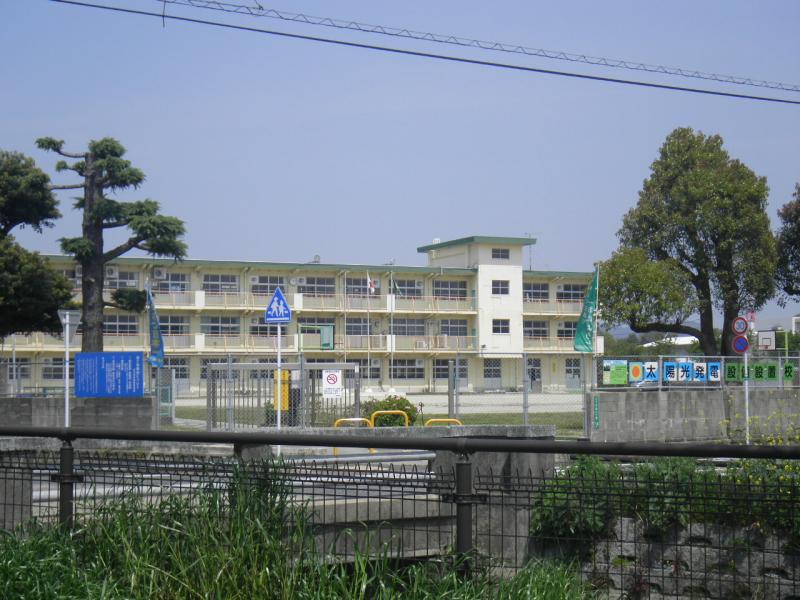 小学校　北九州市立竹末小学校（小学校）まで691m