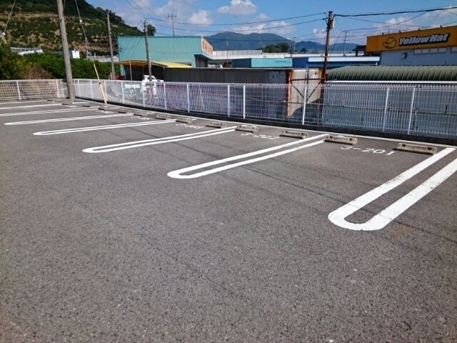 駐車場　駐車場完備です