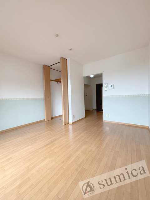 居室・リビング　日当たりのいいお部屋です♪