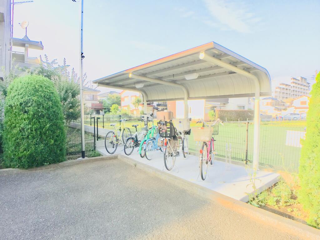 その他共有部分　敷地内駐車場・駐輪場付き