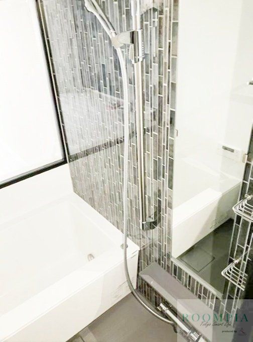 バス・シャワールーム　※同タイプの別のお部屋です。