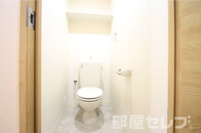 トイレ　※２０１号室の写真を流用しています。