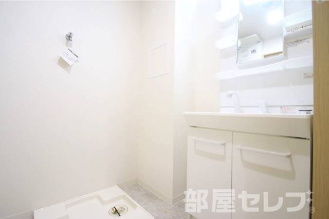 洗面設備　※２０１号室の写真を流用しています。