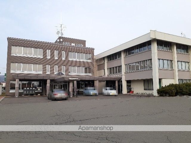 役所　栗山町役場（役所）まで450m