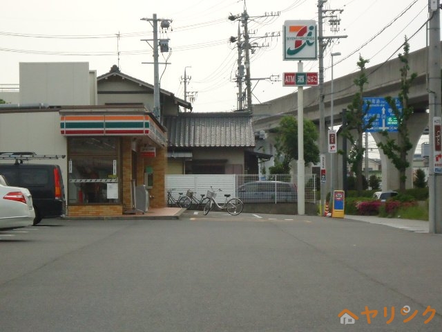 コンビニ　セブンイレブン名古屋白沢町店（コンビニ）まで743m