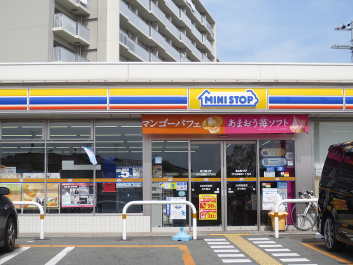 コンビニ　コンビニ（コンビニ）まで138m