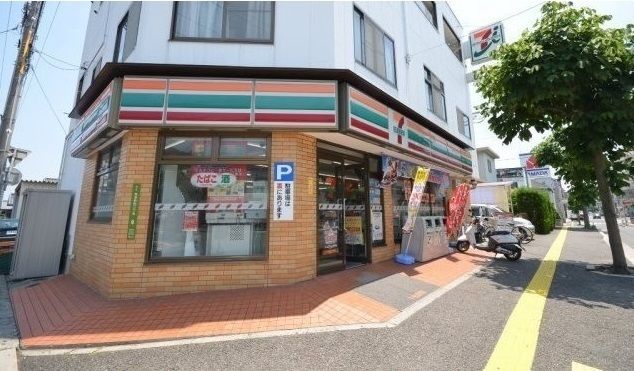 コンビニ　セブンイレブン（コンビニ）まで70m