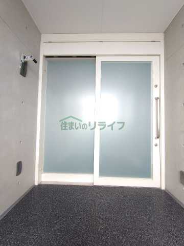 玄関　パークハビオ駒沢大学