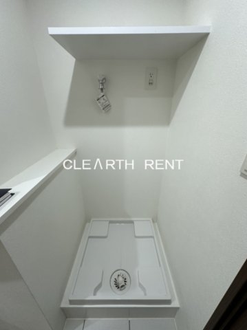 その他設備　棚あり洗濯機置き場