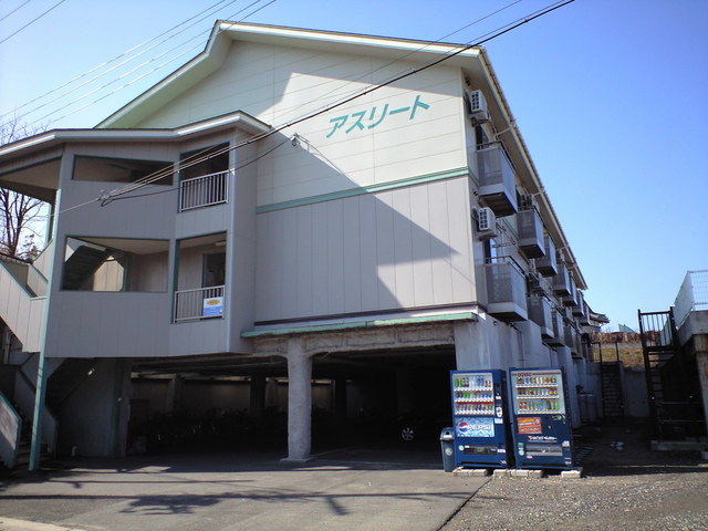 駐車場　屋根付きです♪除雪の負担が軽減されますね☆
