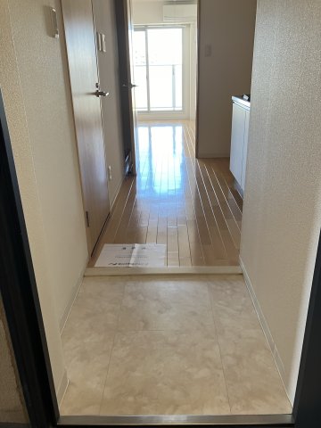 玄関　※参考写真