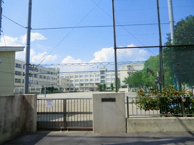 中学校　第十中学校（中学校）まで400m