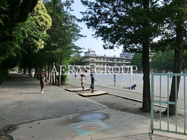 小学校　草加市立栄小学校（小学校）まで1058m