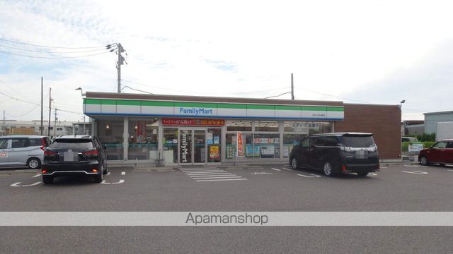 コンビニ　ファミリーマート（コンビニ）まで2174m