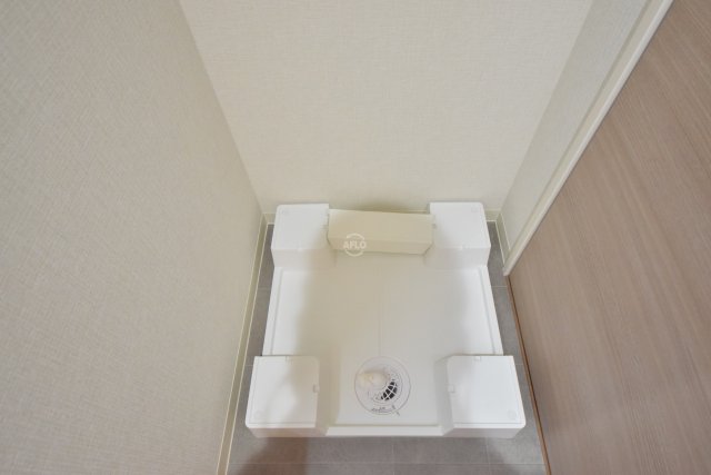 その他　KOUKEN BLDG (コウケンビル）　洗濯置き場