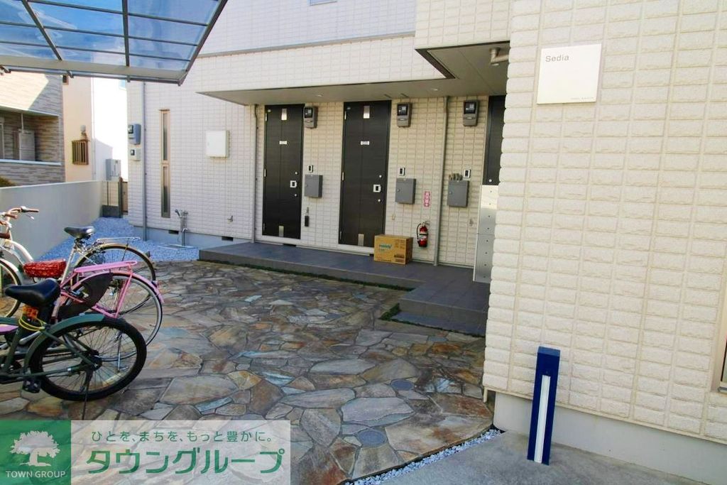 エントランス　エントランス