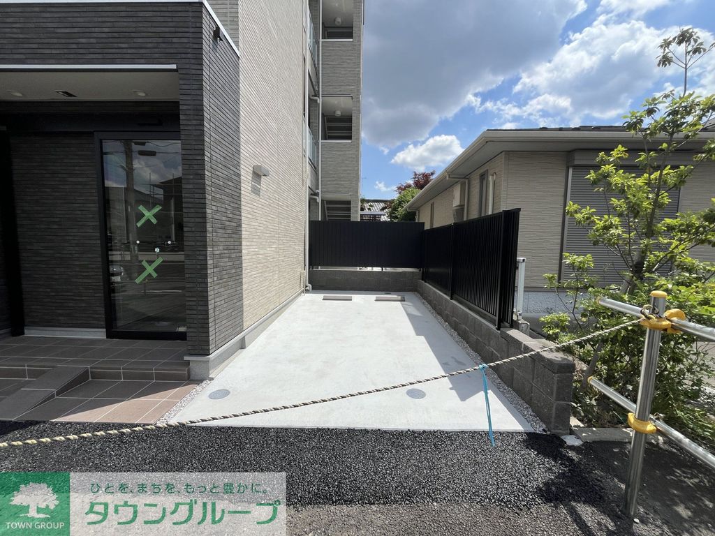 駐車場　エントランス
