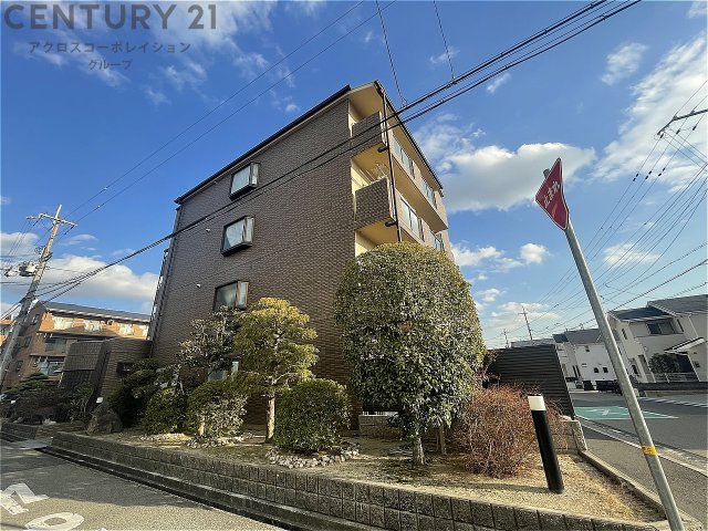 建物外観　エレベーター付きで重たい荷物も楽々♪
