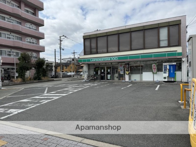 コンビニ　ローソンストア１００（コンビニ）まで193m