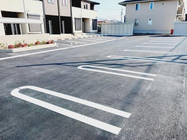 駐車場　駐車場