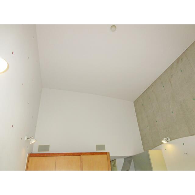 その他　洋室約７帖　天井高いです。