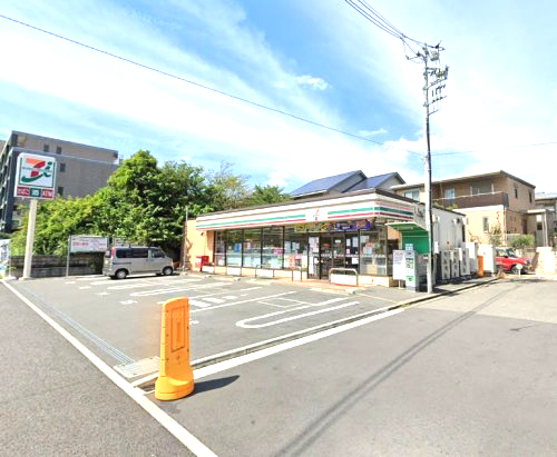 コンビニ　セブンイレブン 横浜戸塚小学校南口店（コンビニ）まで674m