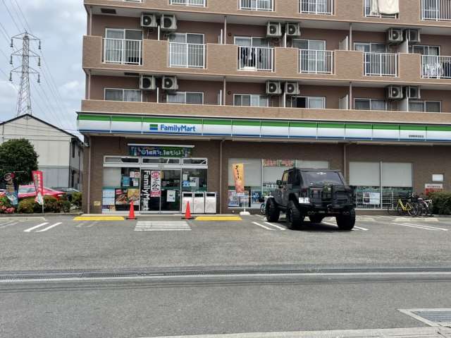 コンビニ　ファミリーマート座間郵便局前店（コンビニ）まで525m