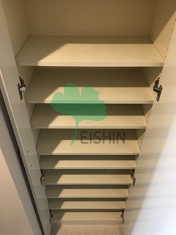 玄関　下駄箱もしっかりついてます！