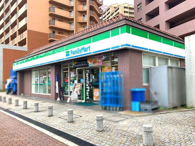 コンビニ　ファミリーマート泉大津なぎさ町店（コンビニ）まで809m