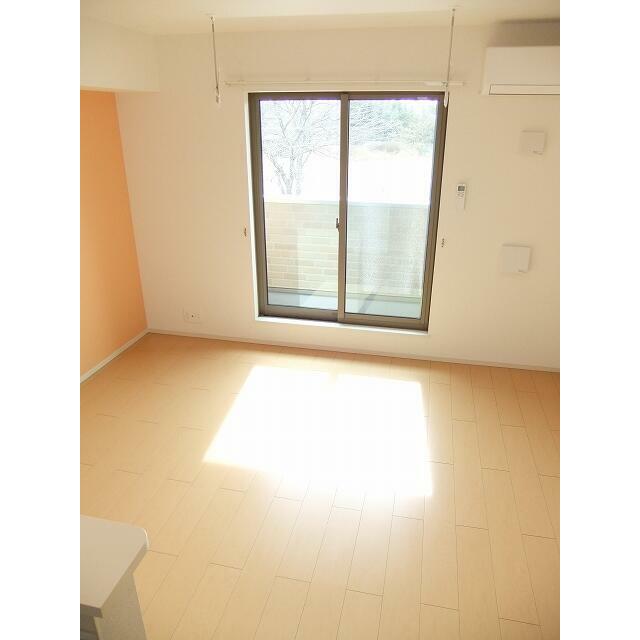 居室・リビング　こちらの物件はMODE不動産なら割引対象の１部屋です。