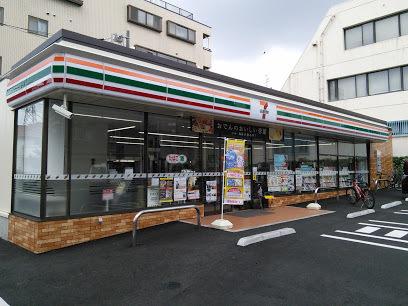 コンビニ　セブンイレブン（コンビニ）まで760m