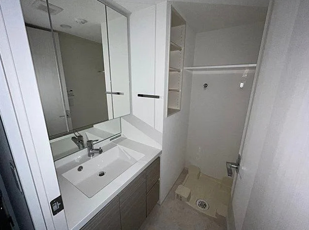 洗面設備　写真は同タイプ住居です。