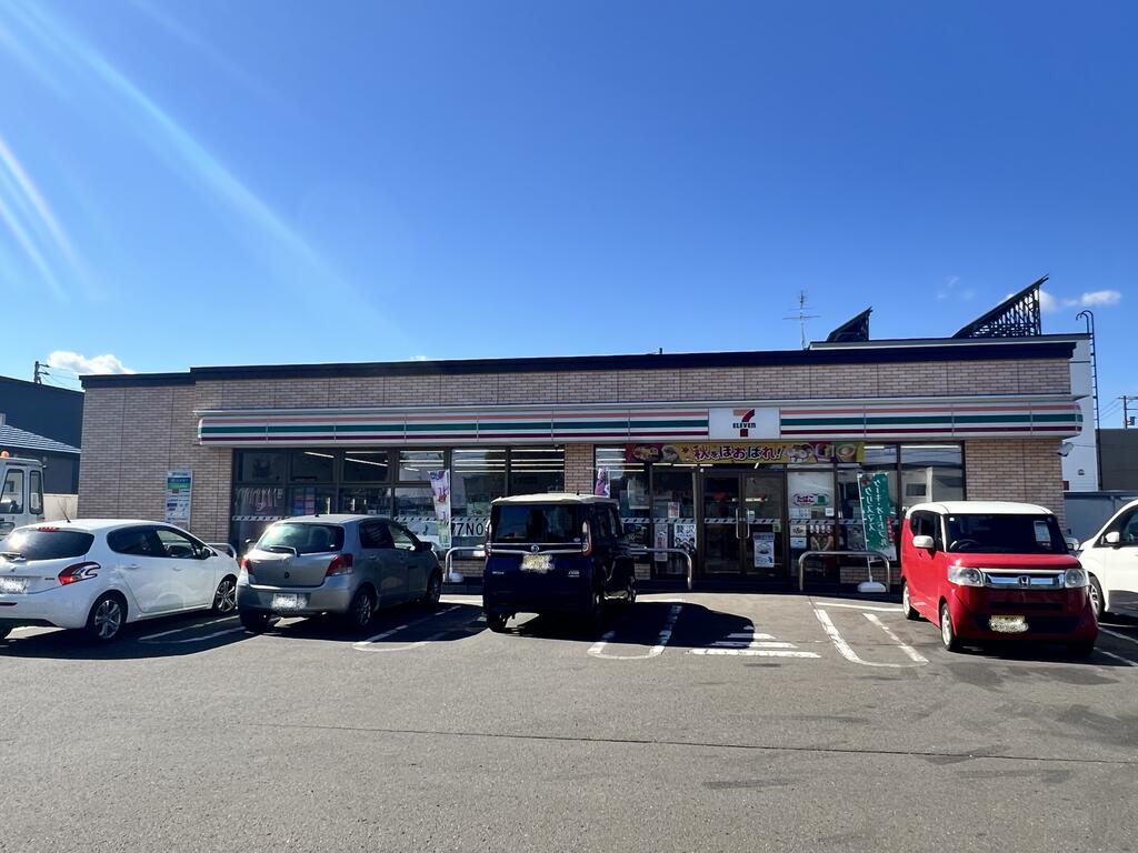 コンビニ　セブンイレブン恵庭和光町店（コンビニ）まで547m