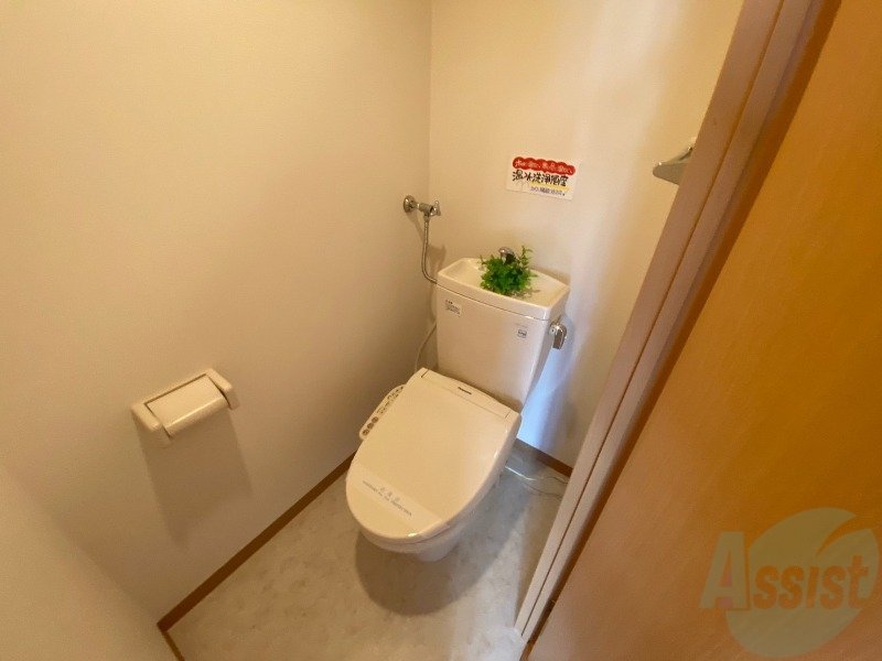 トイレ　こちらはトイレです。清潔感があり、安心して使用できます。