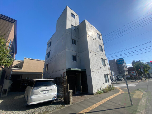 建物外観　札幌市中央区南３条西「円山アパート」