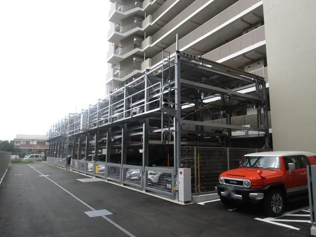 駐車場　★敷地内に機械式の駐車場もあります★