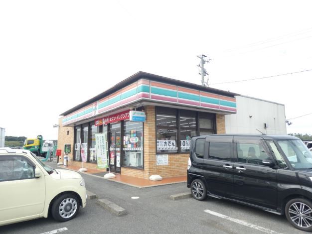 コンビニ　セブンイレブン（コンビニ）まで2205m
