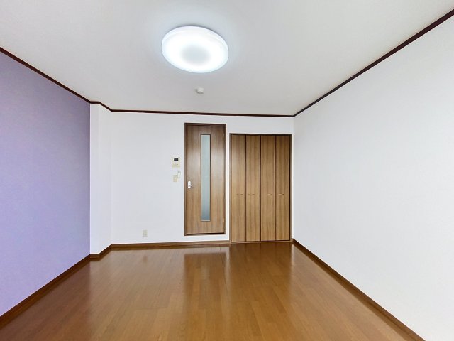 玄関　※同建物ほかのお部屋の写真です。