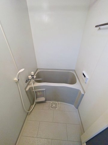 バス・シャワールーム　※同建物ほかのお部屋の写真です。