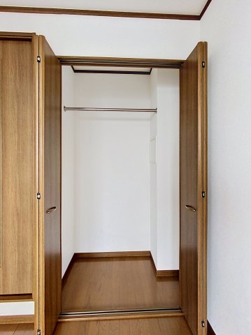 収納　※同建物ほかのお部屋の写真です。