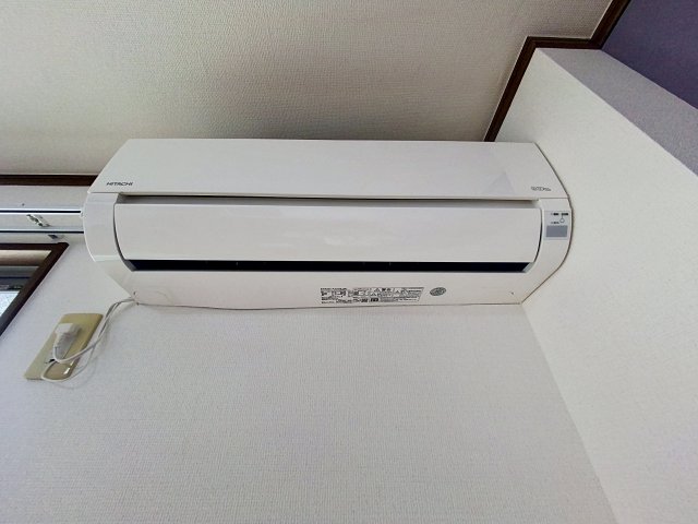 その他設備　エアコン　※同建物ほかのお部屋の写真です。