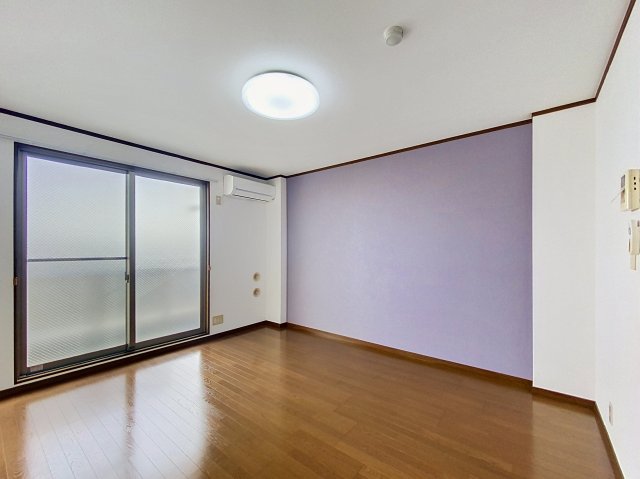 居室・リビング　※同建物ほかのお部屋の写真です。