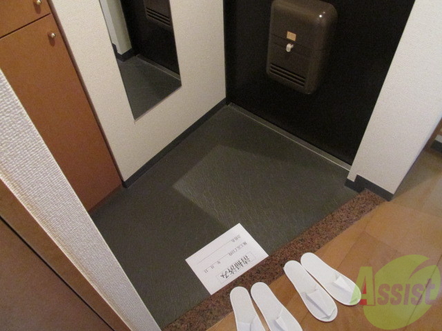 玄関　玄関にはシューズボックスもついてるので、玄関周り片付きますね
