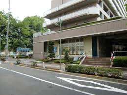 コンビニ　ローソン西五反田高齢者複合施設店（コンビニ）まで640m