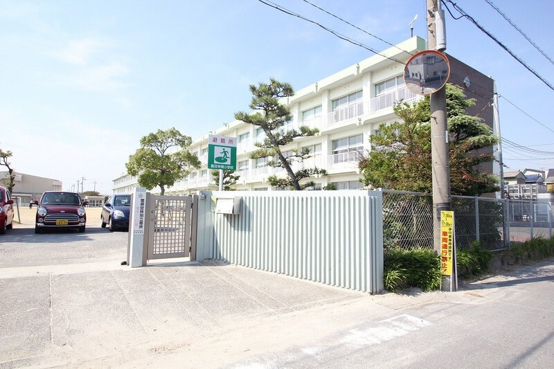 小学校　あま市立甚目寺南小学校（小学校）まで718m
