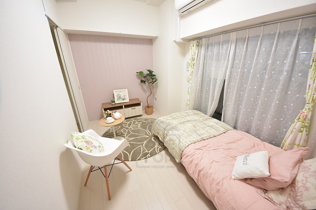 居室・リビング　お部屋によって内装のカラーパターンが異なります。