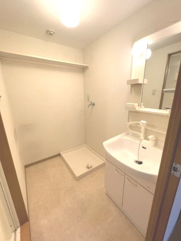 洗面設備　別部屋の写真です。